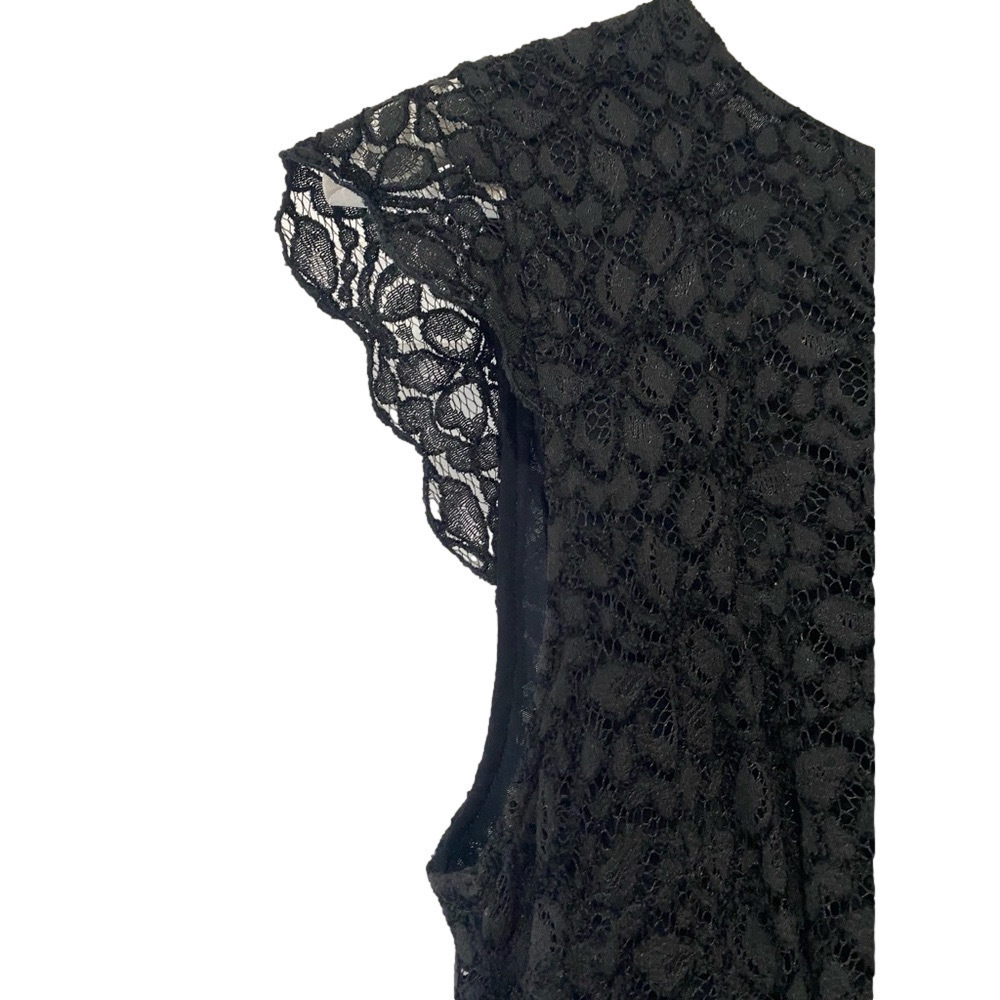 Aritzia TALULA 'Belgravia Dress' Lace Fit & Flare LBD sz 6 - Picture 2 of 5